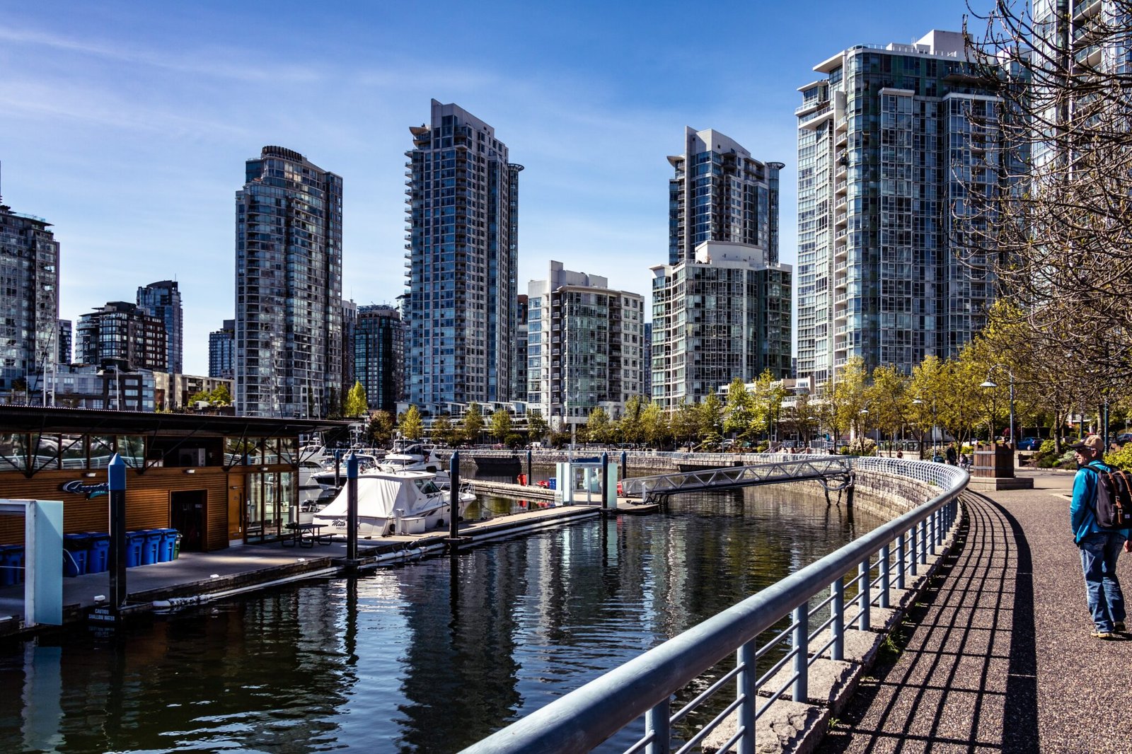 Vancouver-real-estate-cleaning-services-sea-hall-2048x1365